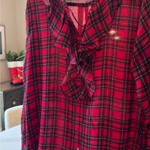 Pretty Red plaid blouse ,
Long sleeve.